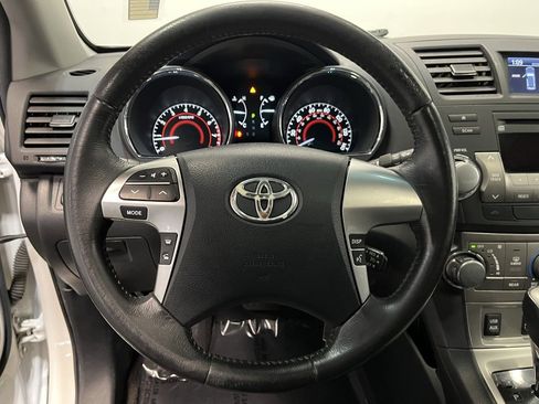 Used 2011 Toyota Highlander SE image 6
