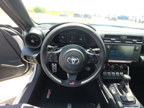 Used 2025 Toyota GR86 Premium RWD image 22