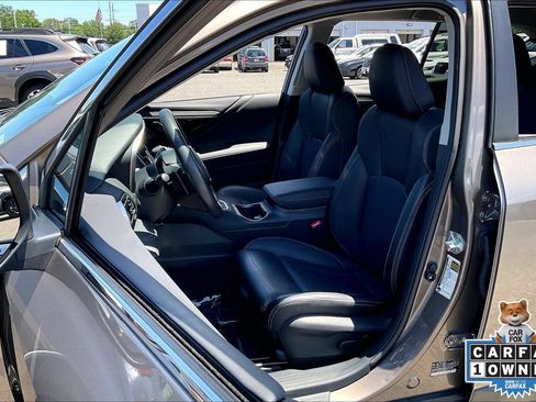 Certified 2024 Subaru Outback Limited AWD/4WD image 9