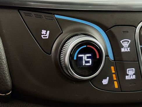 Used 2018 Chevrolet Traverse Premier image 24