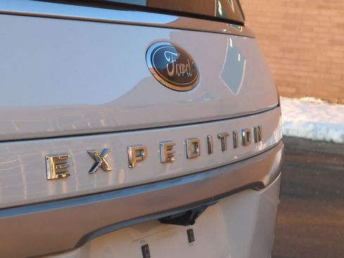 Used 2022 Ford Expedition Max XLT image 12