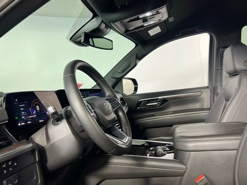 Used 2025 Chevrolet Tahoe Z71 image 21