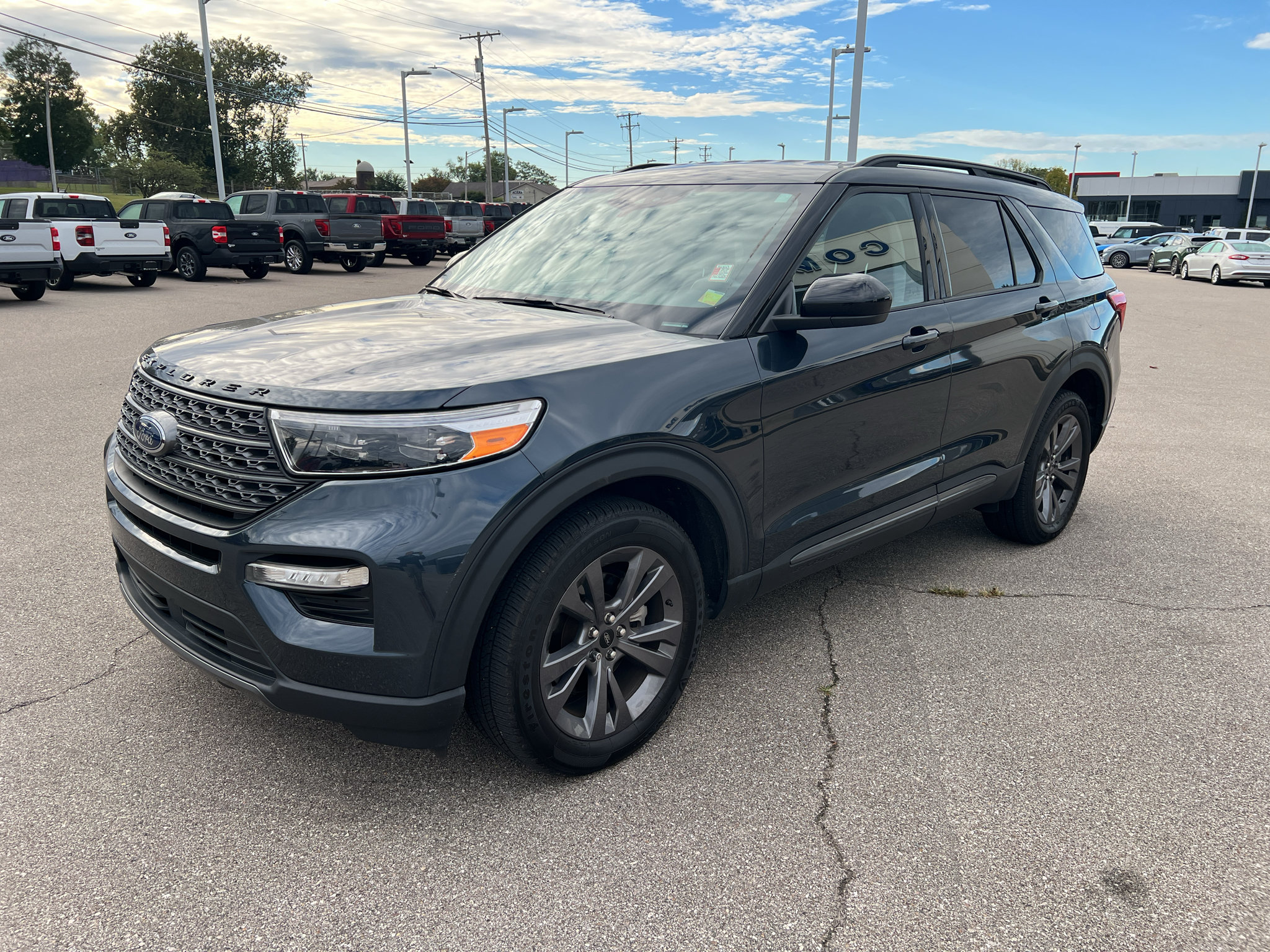 Used 2023 Ford Explorer XLT w/ Equipment Group 202A AWD/4WD image 6