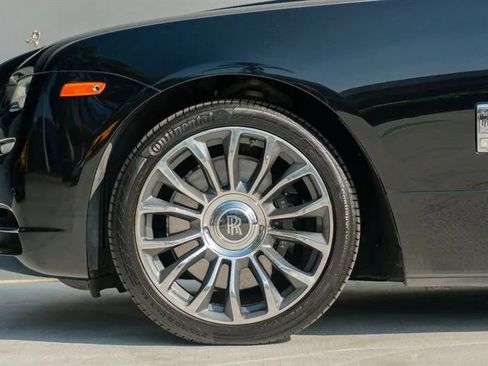 Used 2018 Rolls-Royce Dawn image 19