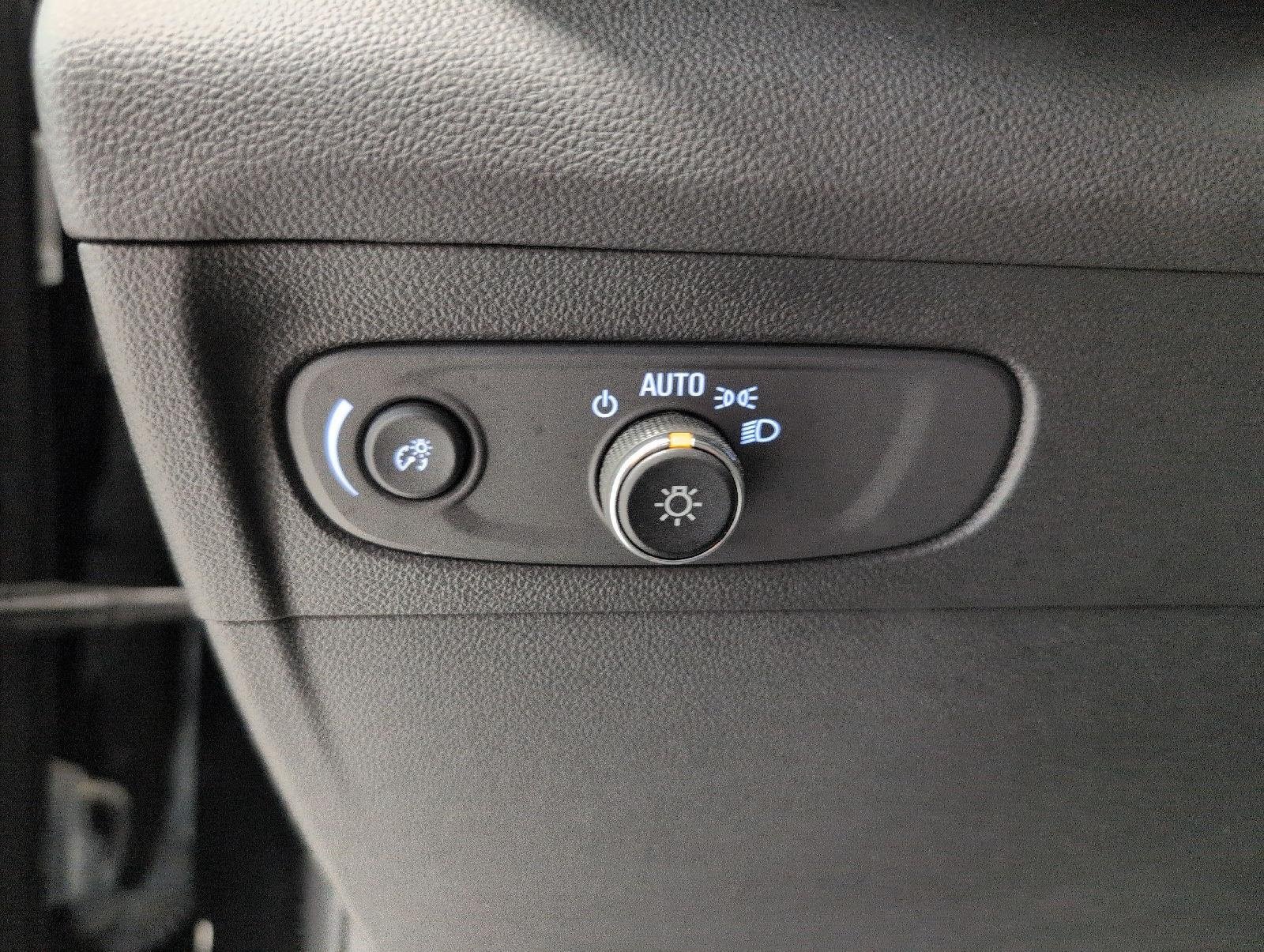 Used 2023 Buick Envision Essence w/ Sport Touring Package AWD/4WD image 10
