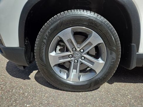 Used 2025 Honda Pilot EX-L image 9