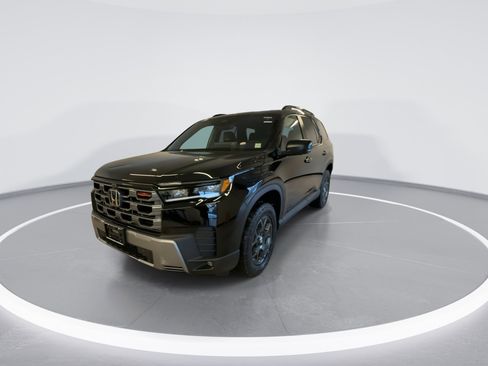 New 2026 Honda Pilot TrailSport image 4