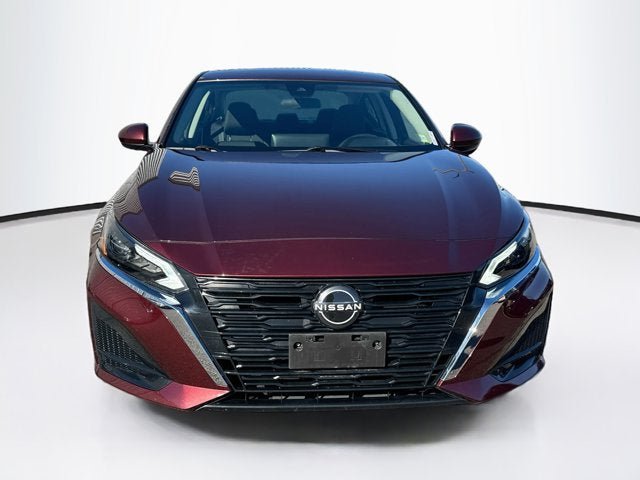 Used 2023 Nissan Altima 2.5 SV w/ SV Premium Package AWD/4WD image 2