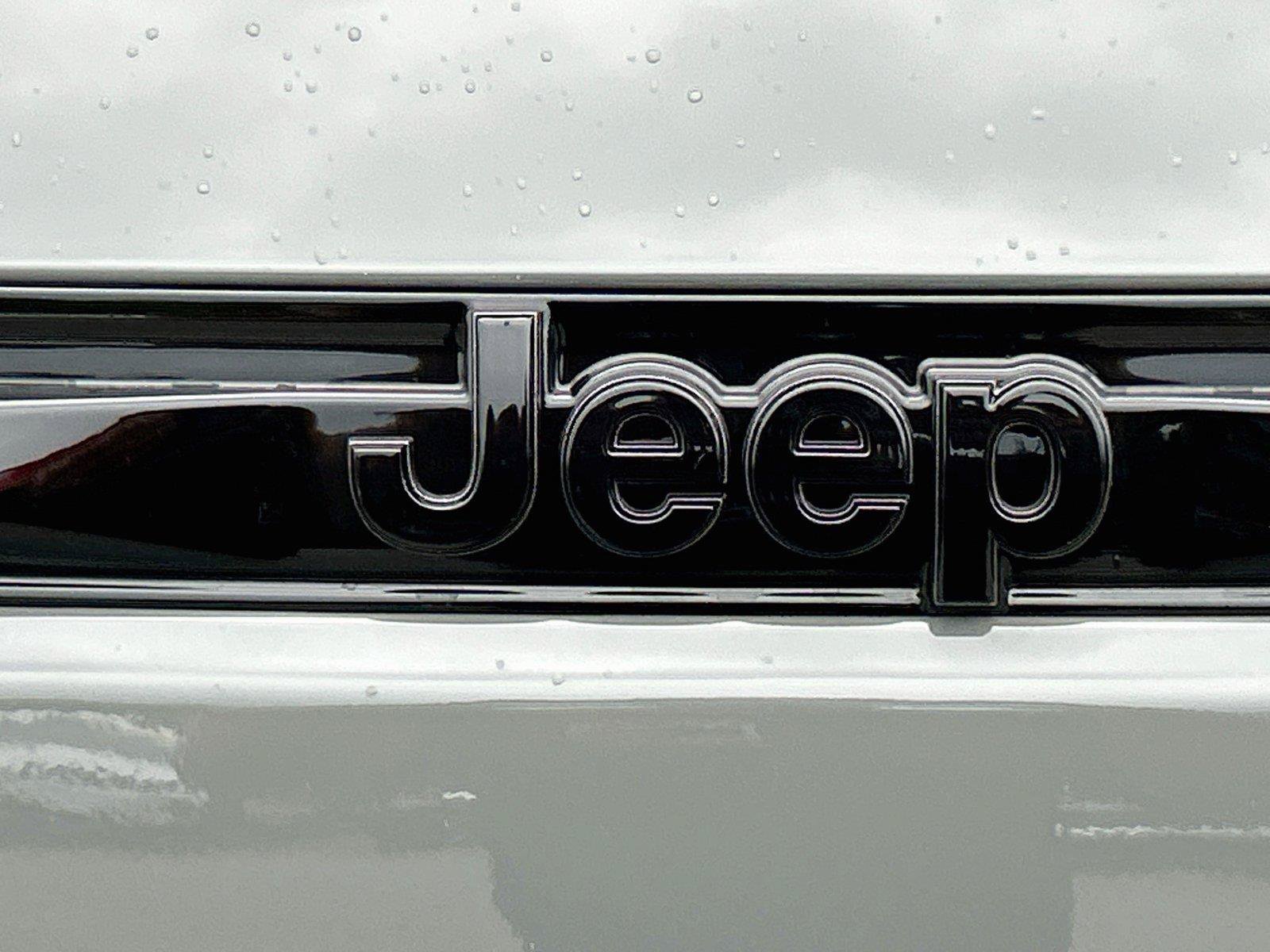 New 2027 Jeep Grand Cherokee Limited AWD/4WD image 13