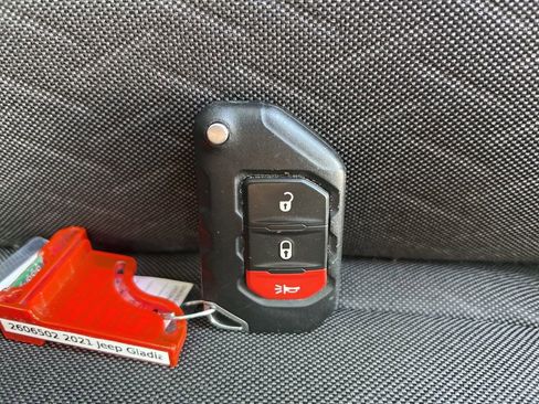 Certified 2021 Jeep Gladiator Mojave image 28