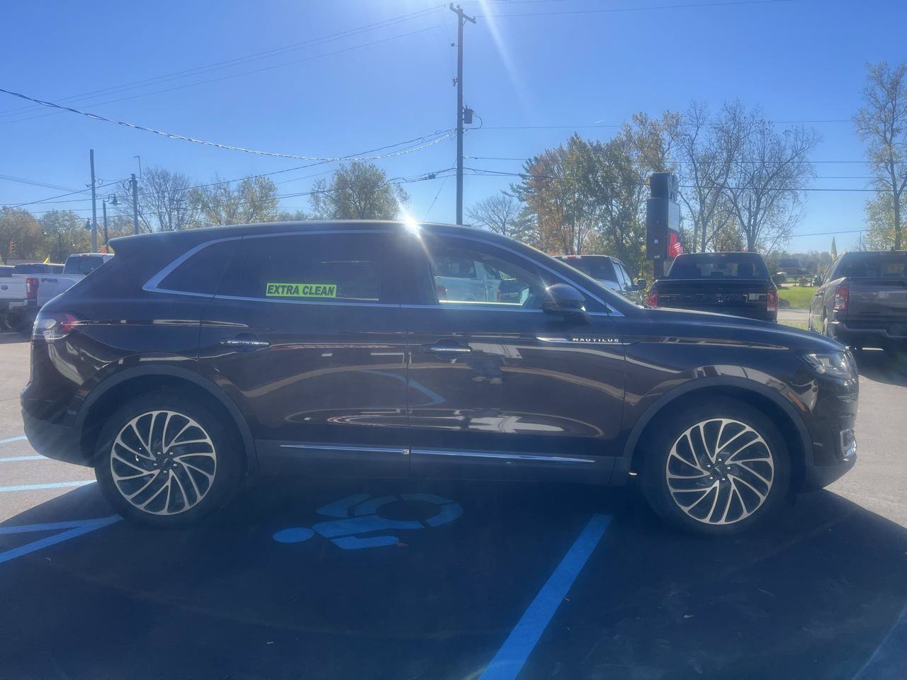 Used 2019 Lincoln Nautilus Reserve AWD/4WD image 2