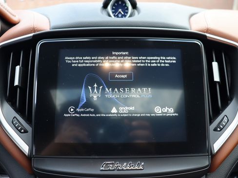 Used 2017 Maserati Ghibli S Q4 AWD/4WD image 25