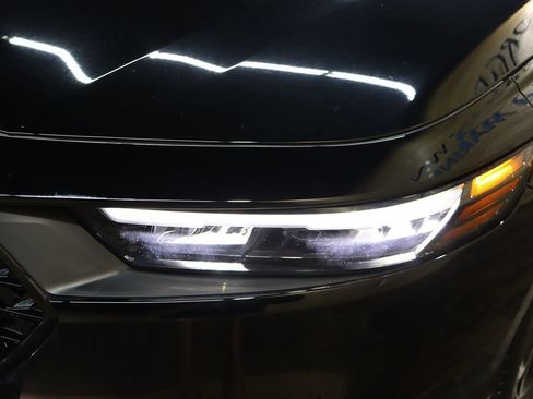 Used 2025 Honda Accord SE image 10