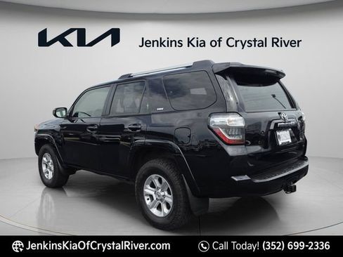 Used 2022 Toyota 4Runner SR5 AWD/4WD image 8