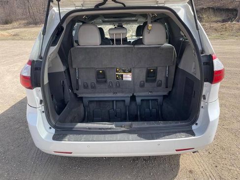 Used 2018 Toyota Sienna XLE Premium w/ Protection Package image 26