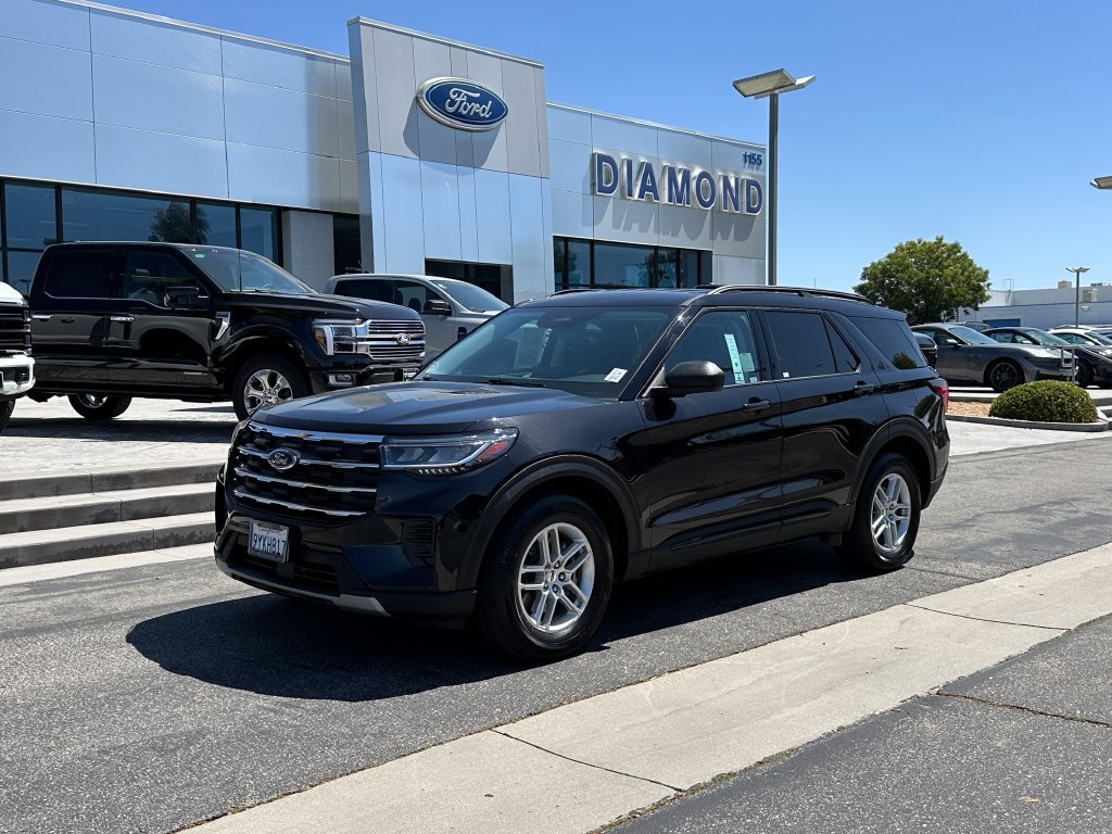 Used 2026 Ford Explorer Active RWD image 2