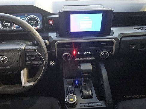 Used 2024 Toyota Tacoma TRD Sport image 9
