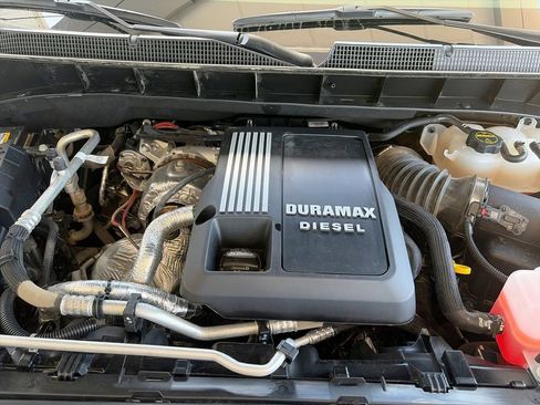 Certified 2025 Chevrolet Silverado 1500 LT AWD/4WD image 31