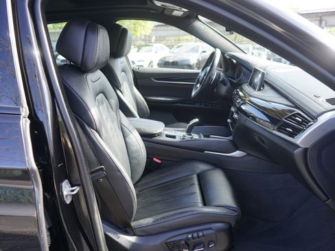 Used 2019 BMW X6 sDrive35i w/ M Sport Package image 19