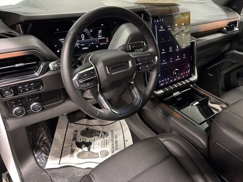 Used 2025 GMC Yukon XL Denali image 23