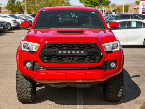 Used 2017 Toyota Tacoma TRD Sport w/ Premium & Technology Package AWD/4WD image 3