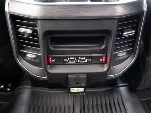 Used 2024 RAM 2500 Laramie w/ Night Edition image 18