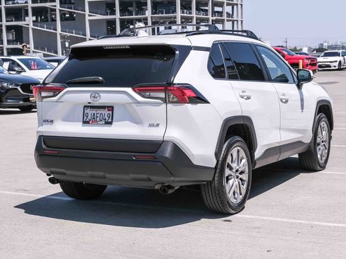 Certified 2023 Toyota RAV4 XLE Premium FWD image 4
