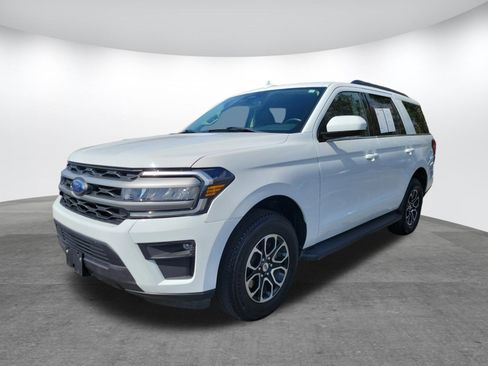 Used 2024 Ford Expedition XLT image 29