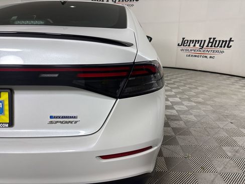 Used 2025 Honda Accord Sport image 32