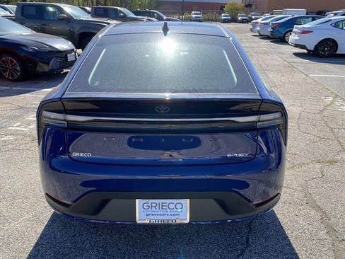 New 2026 Toyota Prius Plug-In Hybrid FWD image 4