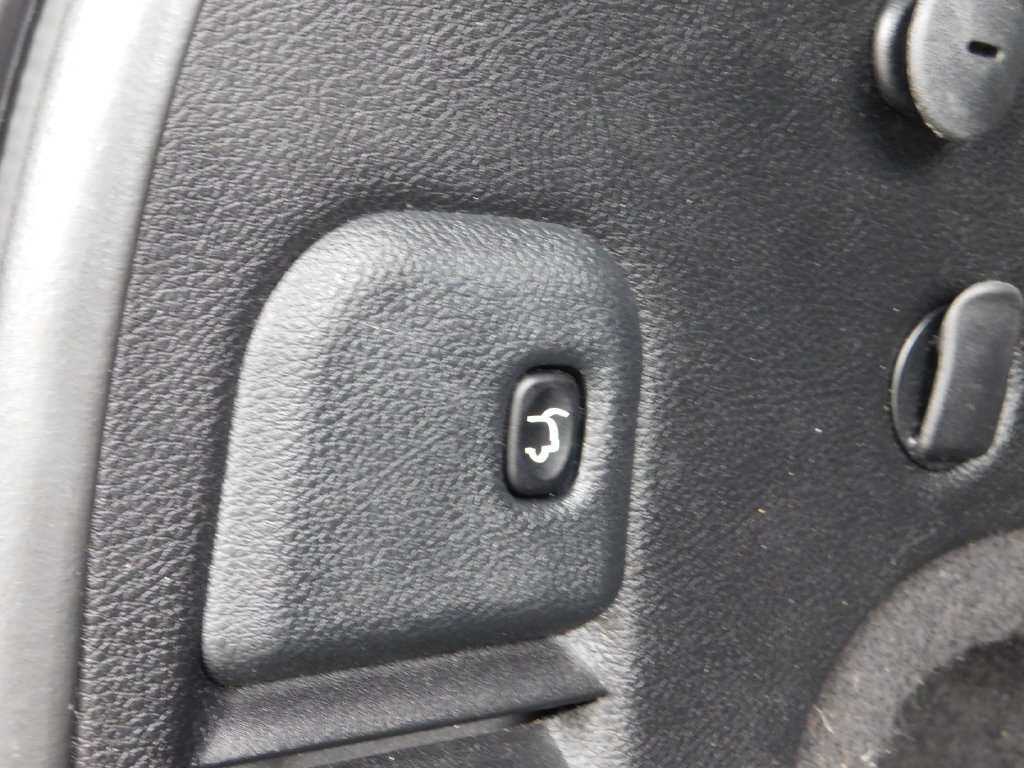 Used 2020 Jeep Grand Cherokee Altitude AWD/4WD image 11
