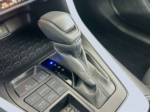 Used 2025 Toyota RAV4 XLE image 25