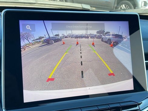 Used 2025 Jeep Compass Limited image 23