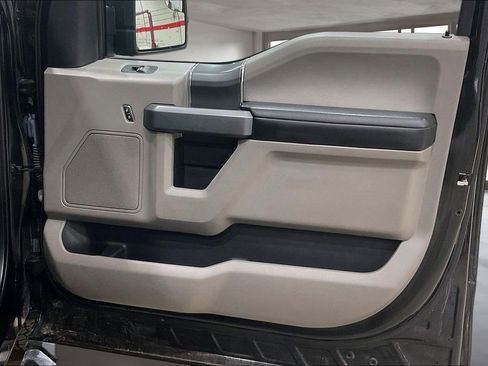 Used 2016 Ford F150 XLT w/ Equipment Group 302A Luxury image 21