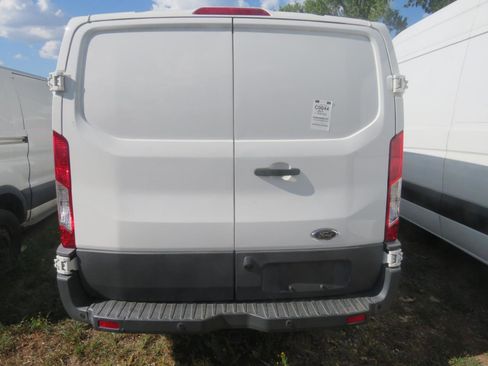 Used 2017 Ford Transit 150 130 Low Roof RWD image 5