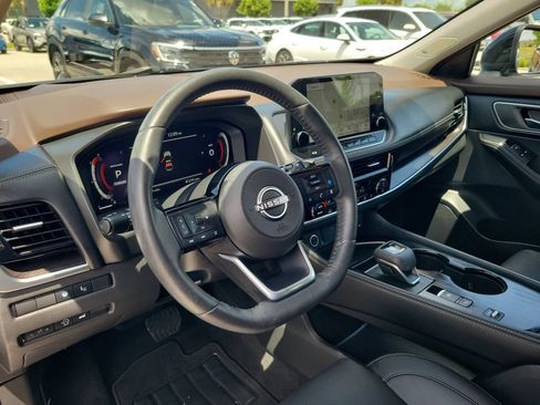 Used 2023 Nissan Rogue Platinum w/ Platinum Premium Package FWD image 18