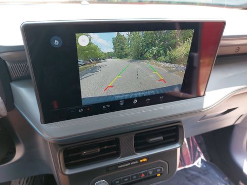 Used 2025 Ford Maverick XLT w/ Equipment Group 301A AWD/4WD image 24