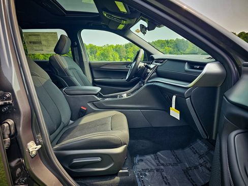 New 2026 Jeep Grand Cherokee L 4WD image 42