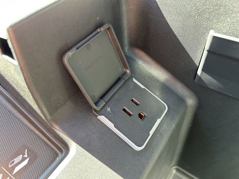 Used 2024 GMC Sierra 2500 AT4 w/ AT4 Premium Plus Package image 49