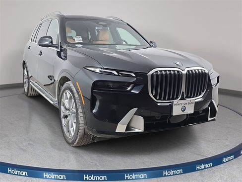 Used 2026 BMW X7 xDrive40i w/ Premium Package image 4