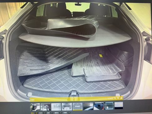 Used 2023 Tesla Model Y Long Range AWD/4WD image 16