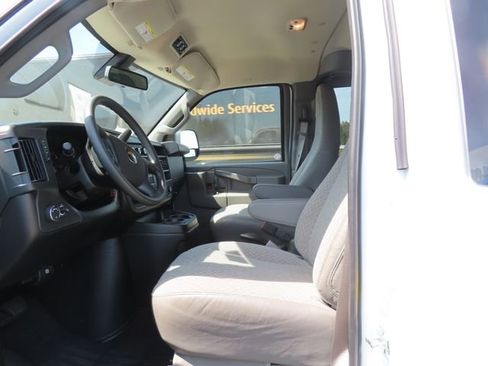 Used 2025 Chevrolet Express 3500 LT w/ LT Preferred Equipment Group RWD image 14