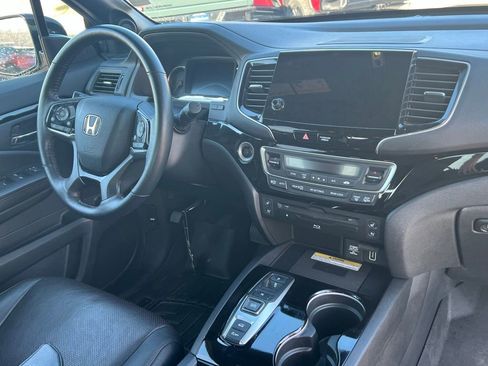 Used 2021 Honda Pilot Black Edition image 17