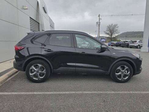 Certified 2025 Ford Escape ST-Line AWD/4WD image 2