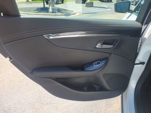 Used 2016 Chevrolet Impala LTZ FWD image 16