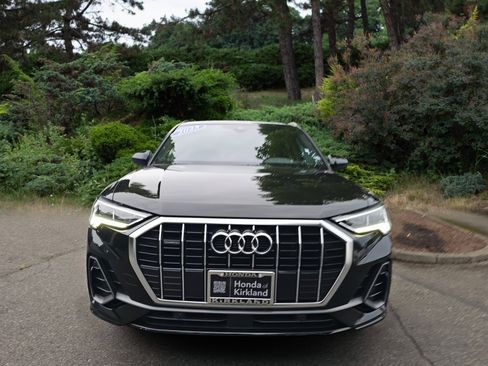 Used 2025 Audi Q3 2.0T Premium AWD/4WD image 2
