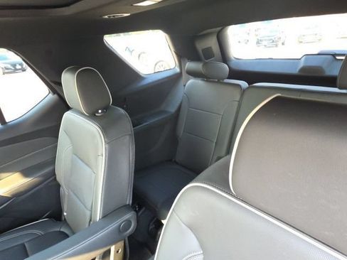 Used 2023 Chevrolet Traverse Premier AWD/4WD image 10