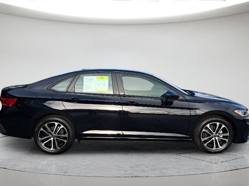 Used 2026 Volkswagen Jetta Sport FWD image 2
