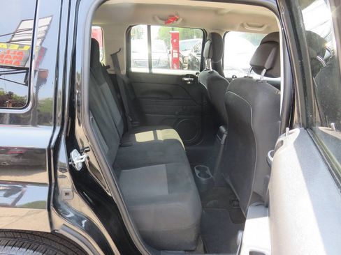 Used 2015 Jeep Patriot Sport FWD image 17