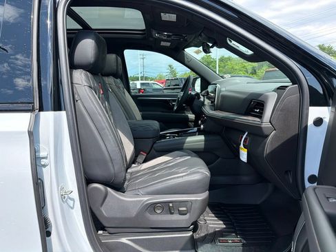 New 2026 Chevrolet Tahoe Premier AWD/4WD image 32
